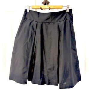 Banana Republic black full pleated Midi Skirt 10 knee length NWT silk cotton